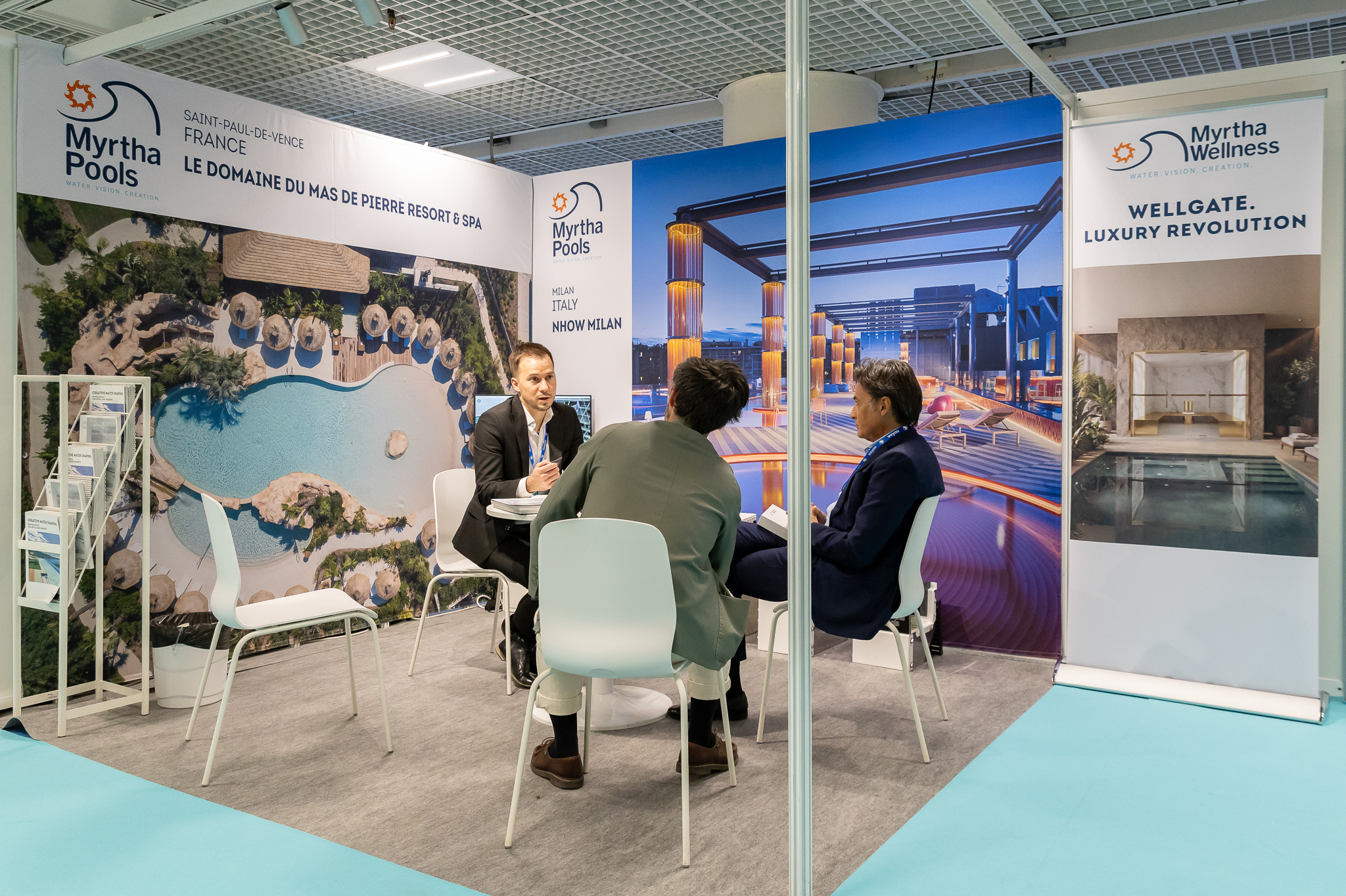 Equipped stand - show photo