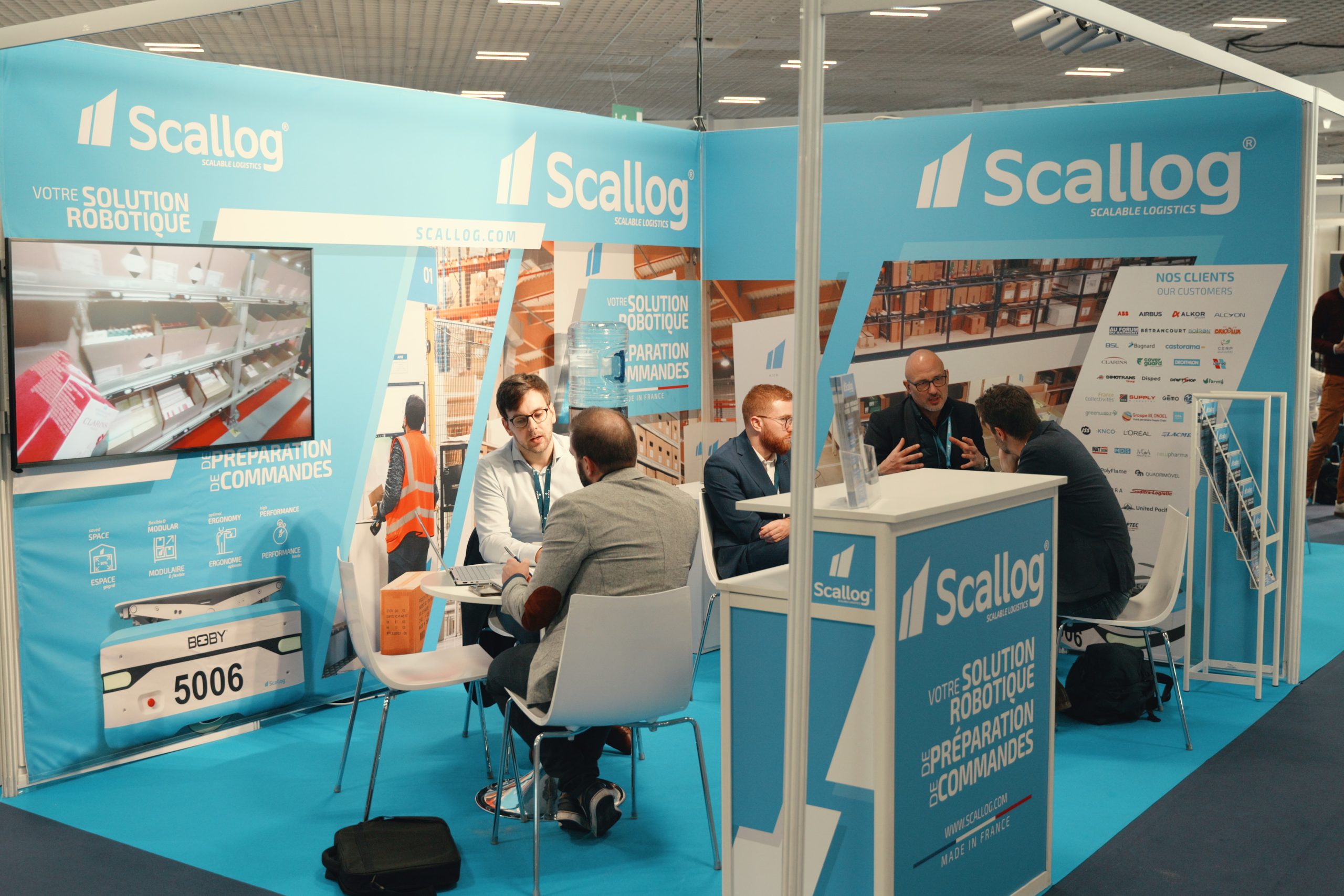Equipped stand - show photo
